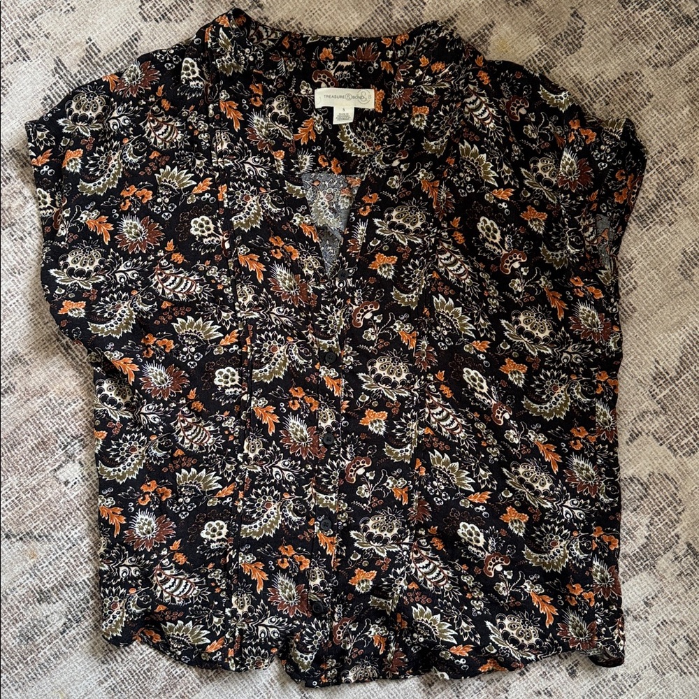 Treasure & Bond - Women's Black Floral Button-Front